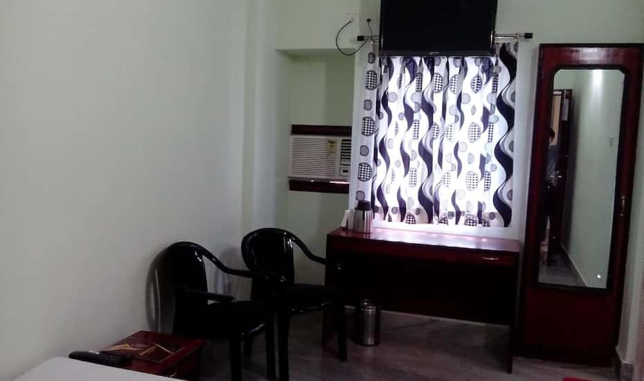 Lodge Darjeeling Tourist *