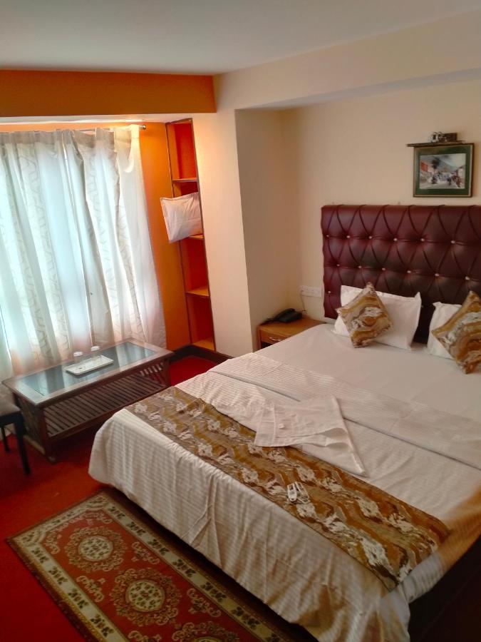Oyo 12370 Royal Sarava Hotel Darjeeling (West Bengal)
