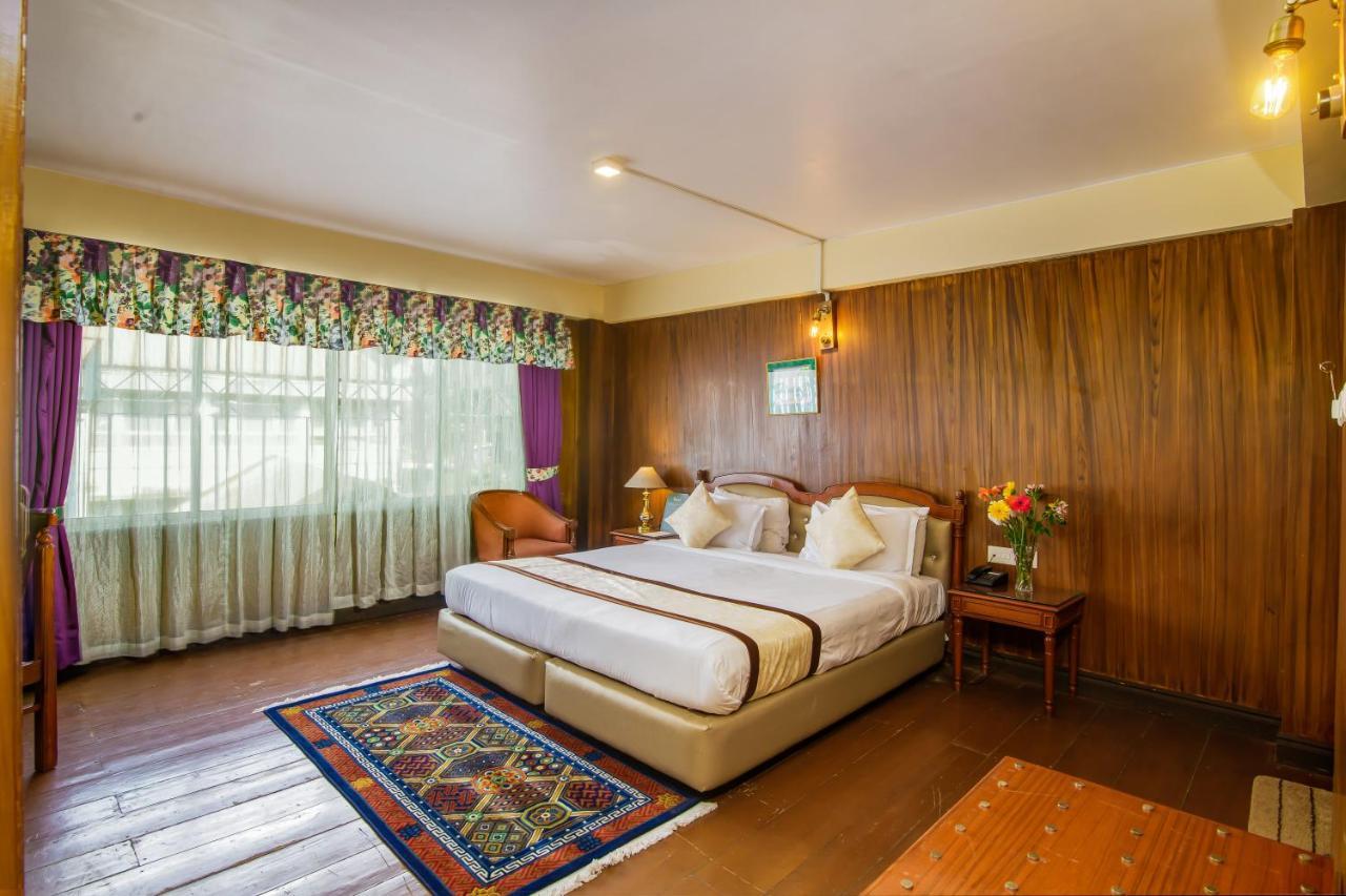Muscatel Himalayan - 400 Mts From Mall Road Resort