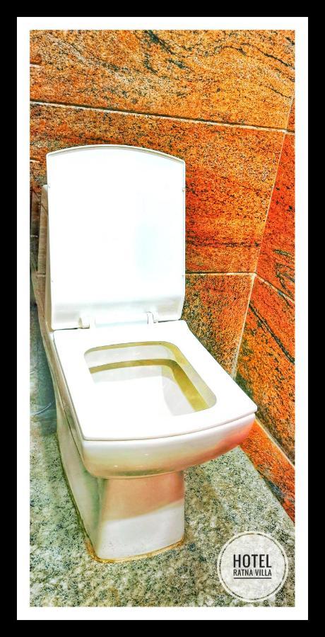 Ratna Hotel 3*