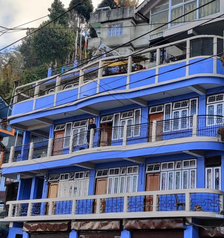 West Point Backpackers Homestay *