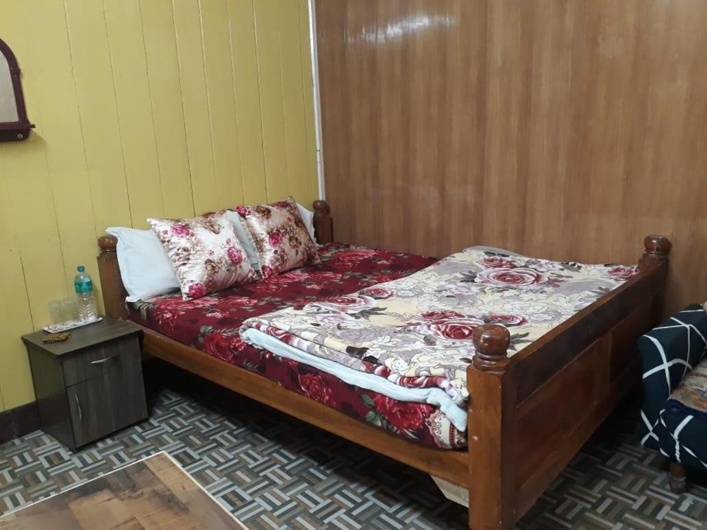 Smriya Homestay *