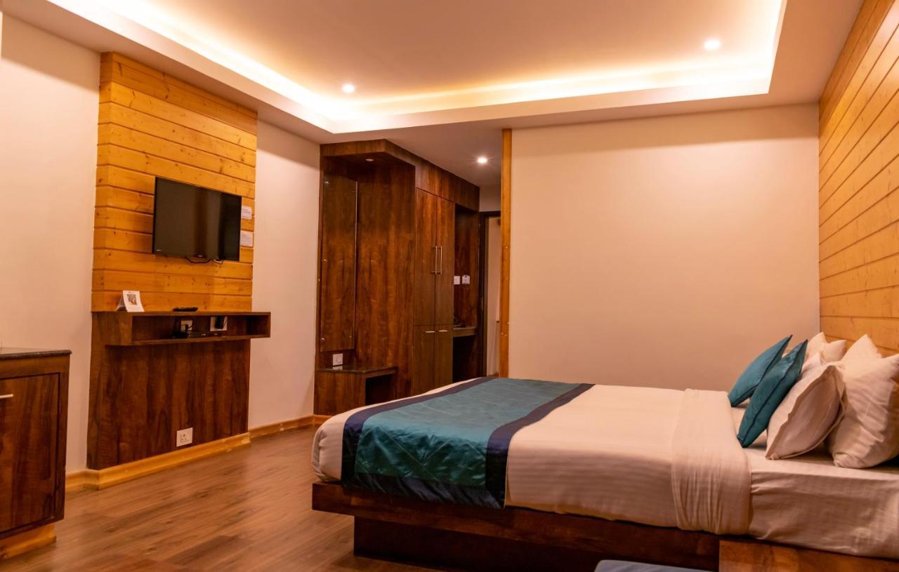 Yashshree Sanderling Mall Road Darjeeling (West Bengal)