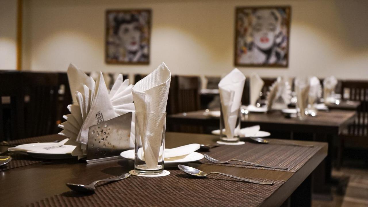 Hotel Yashshree Sanderling Mall Road Darjeeling (West Bengal)