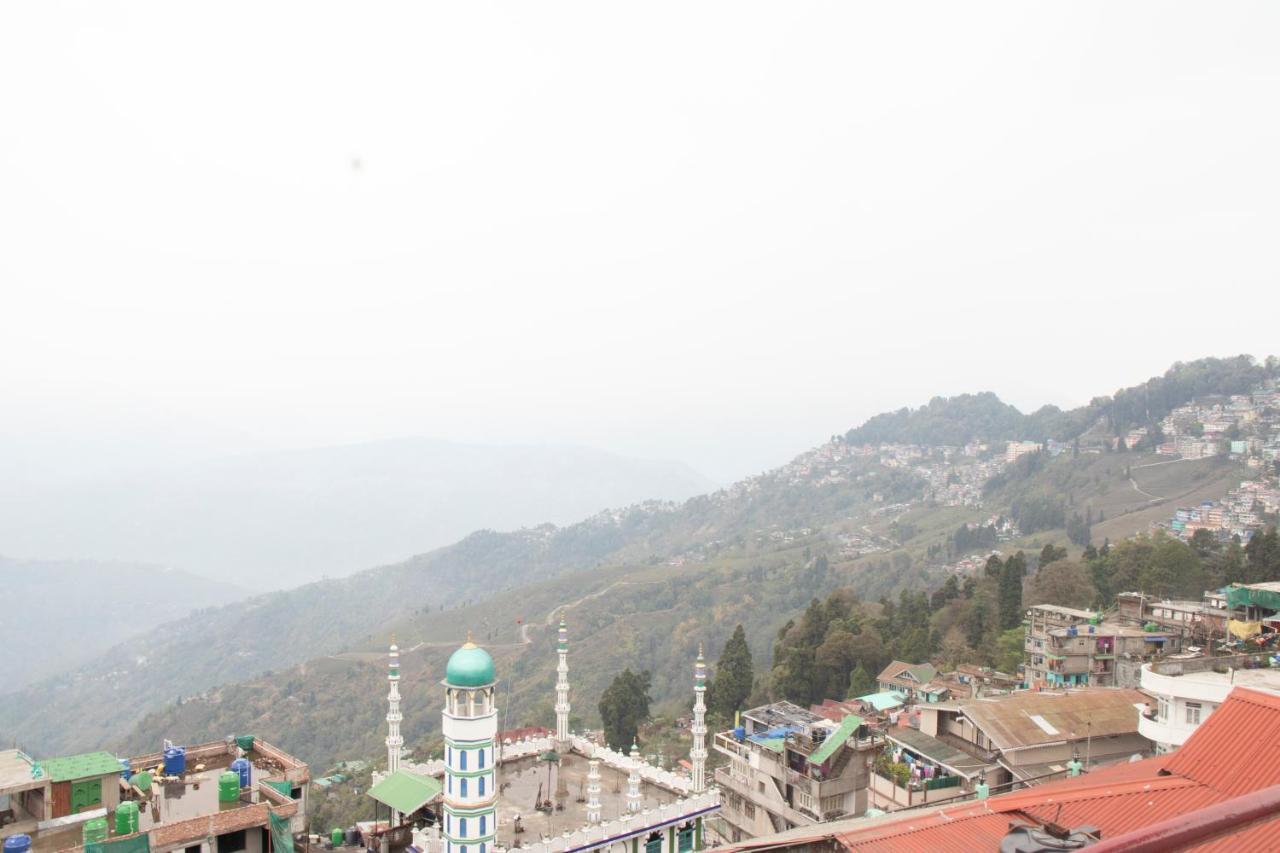 Hotel Indus Parklane