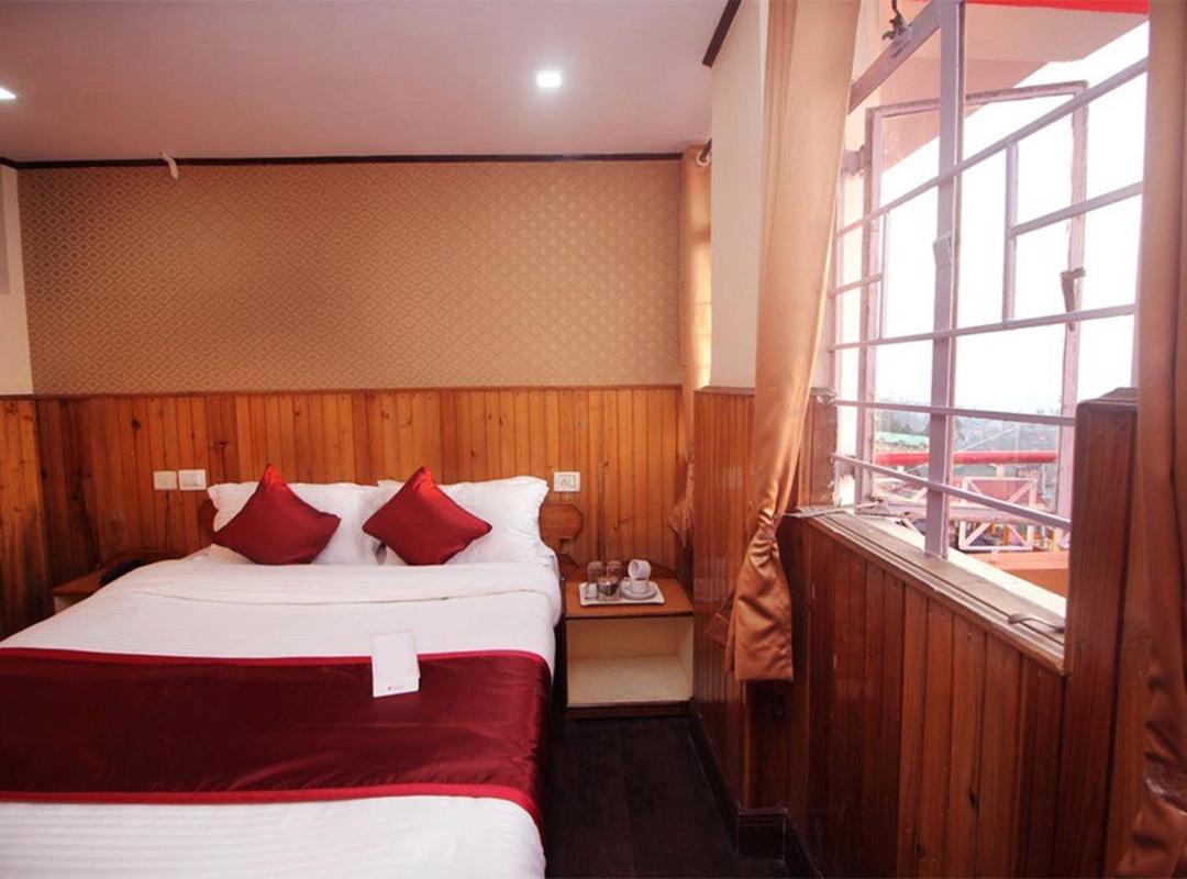 Hotel Indus Parklane