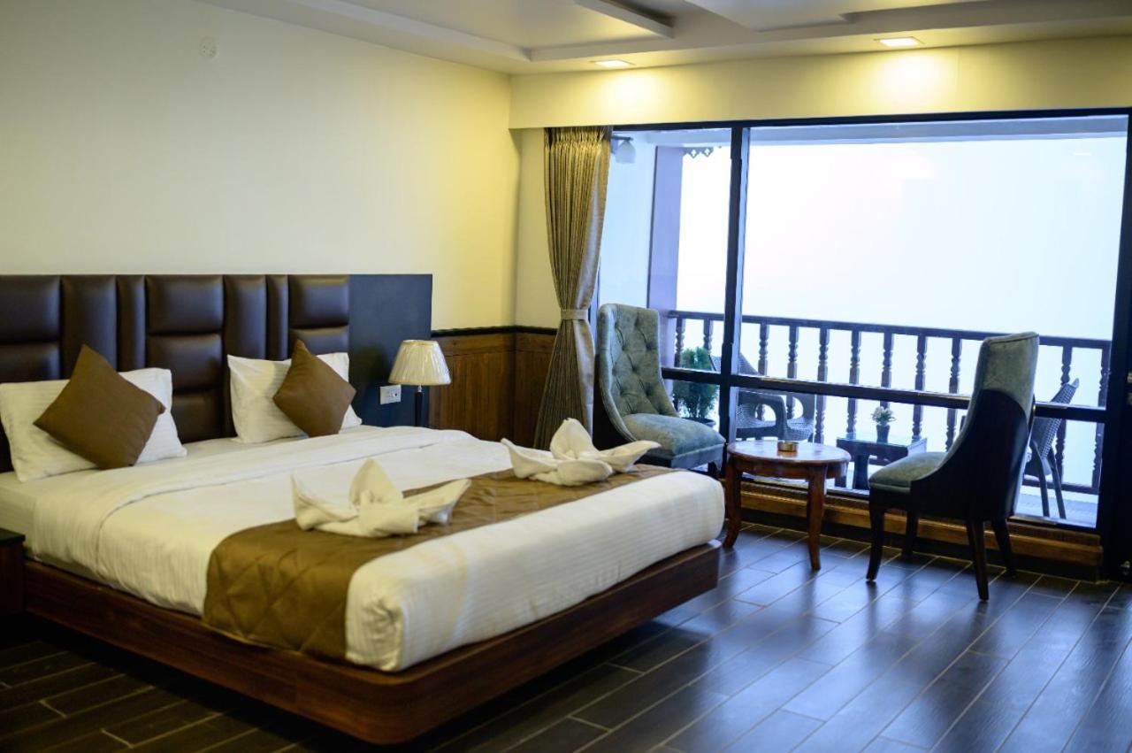 Hotel Istana & Darjeeling (West Bengal)
