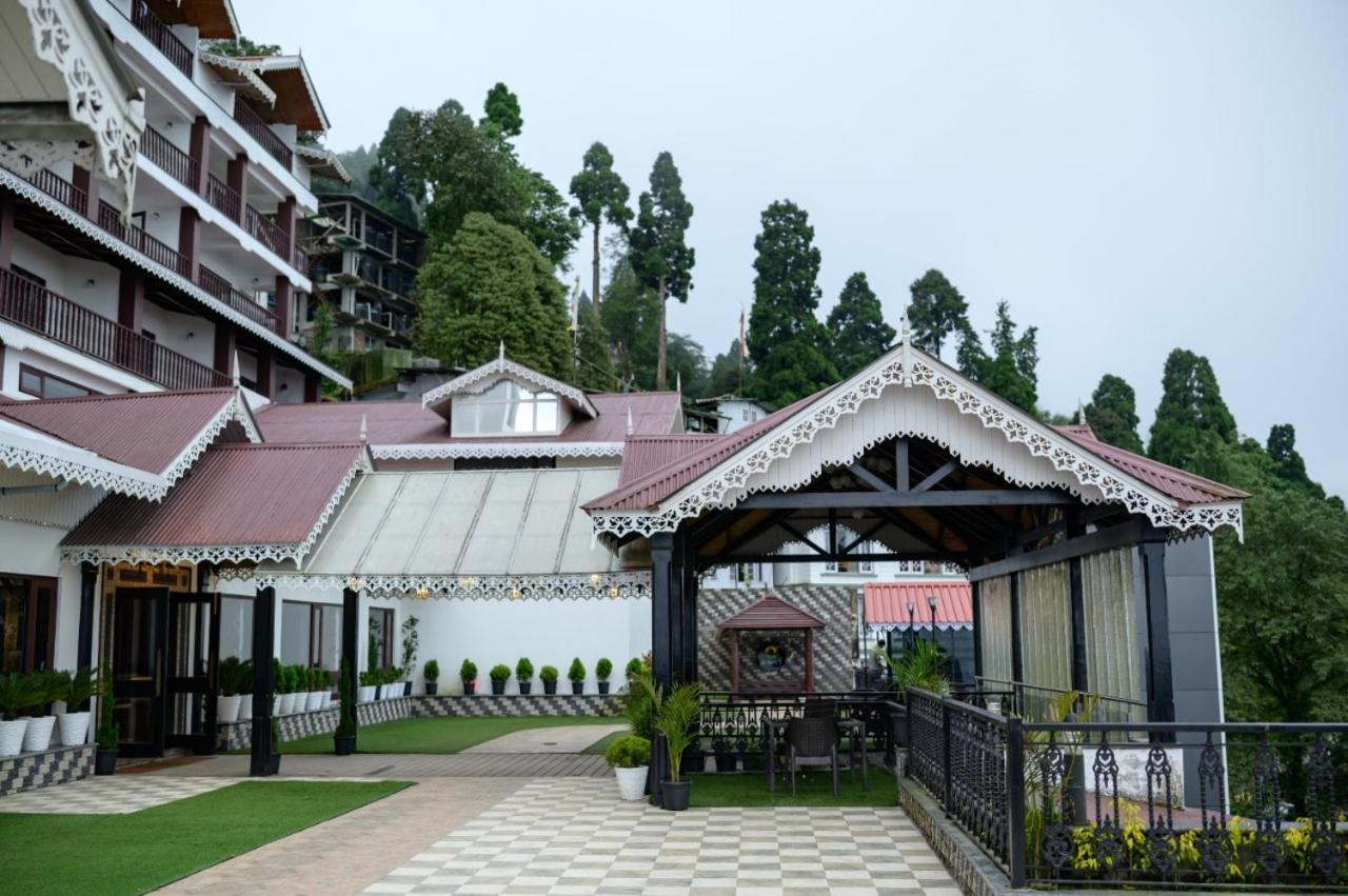 Istana & Darjeeling (West Bengal)