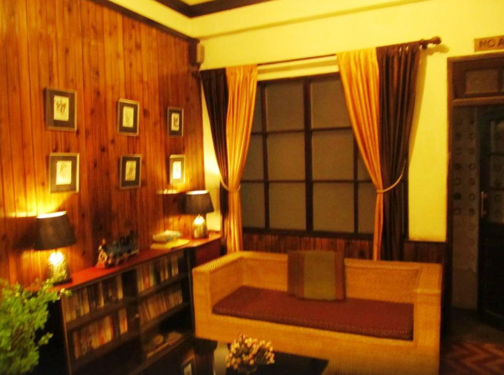 Pradhan Hotel