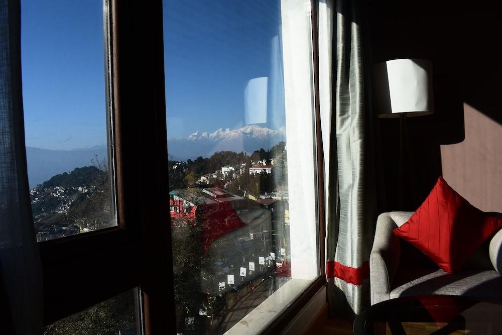 Hotel Ramada By Wyndham Darjeeling 4*