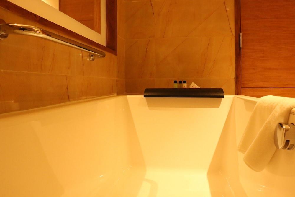 Ramada By Wyndham Darjeeling Hotel 4*