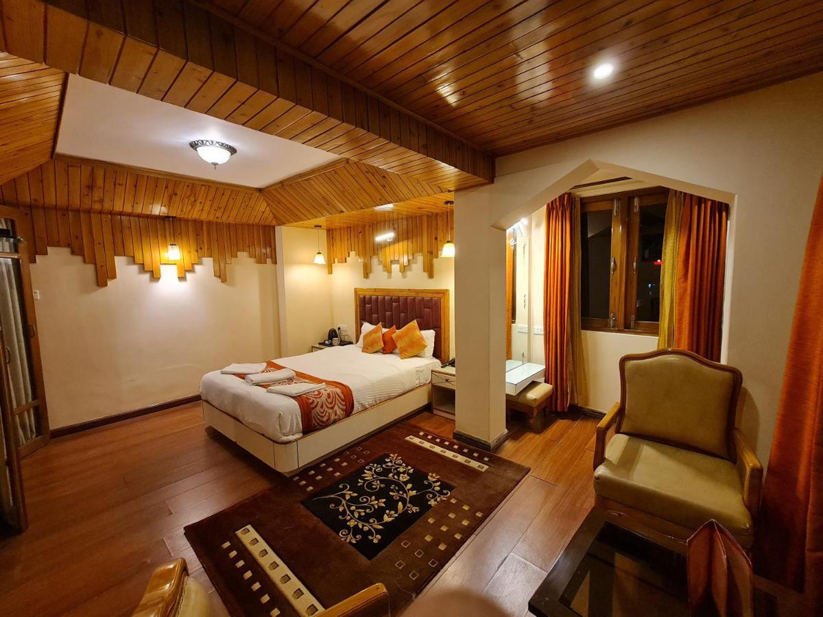 Hotel Omega Residency