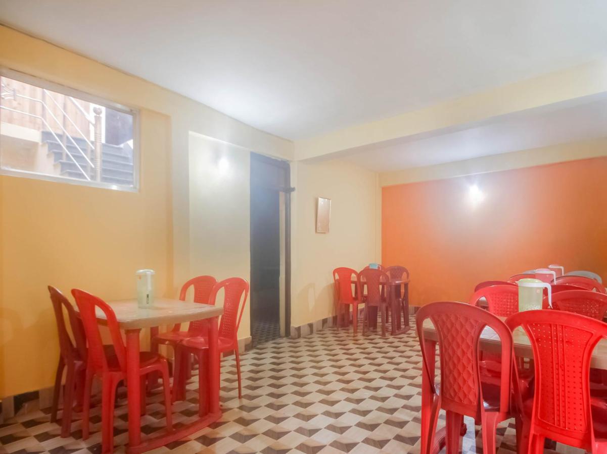 Oyo 79616 Mayur 3*