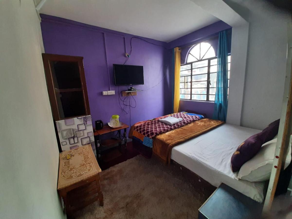 Westwoodi Homestay *