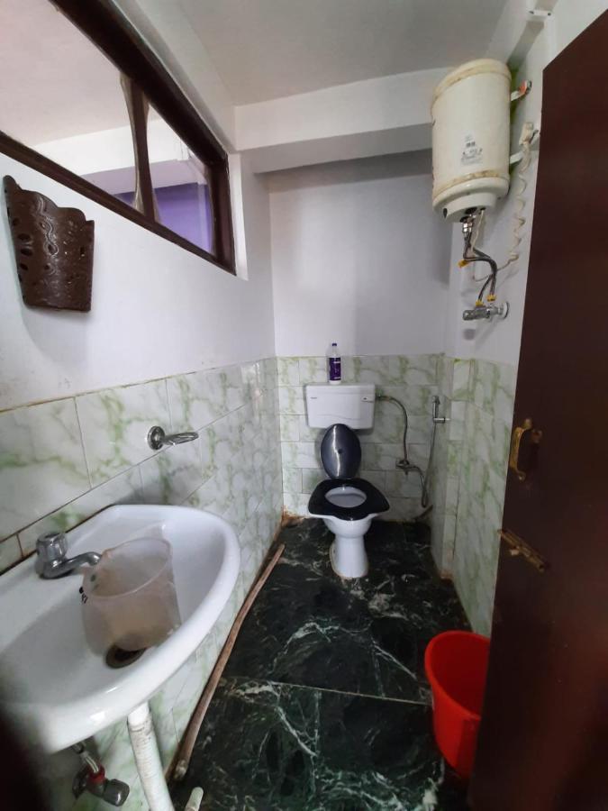 Westwoodi Homestay *