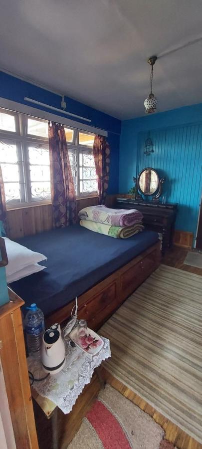 Homestay Vajra Kunj Homestay *