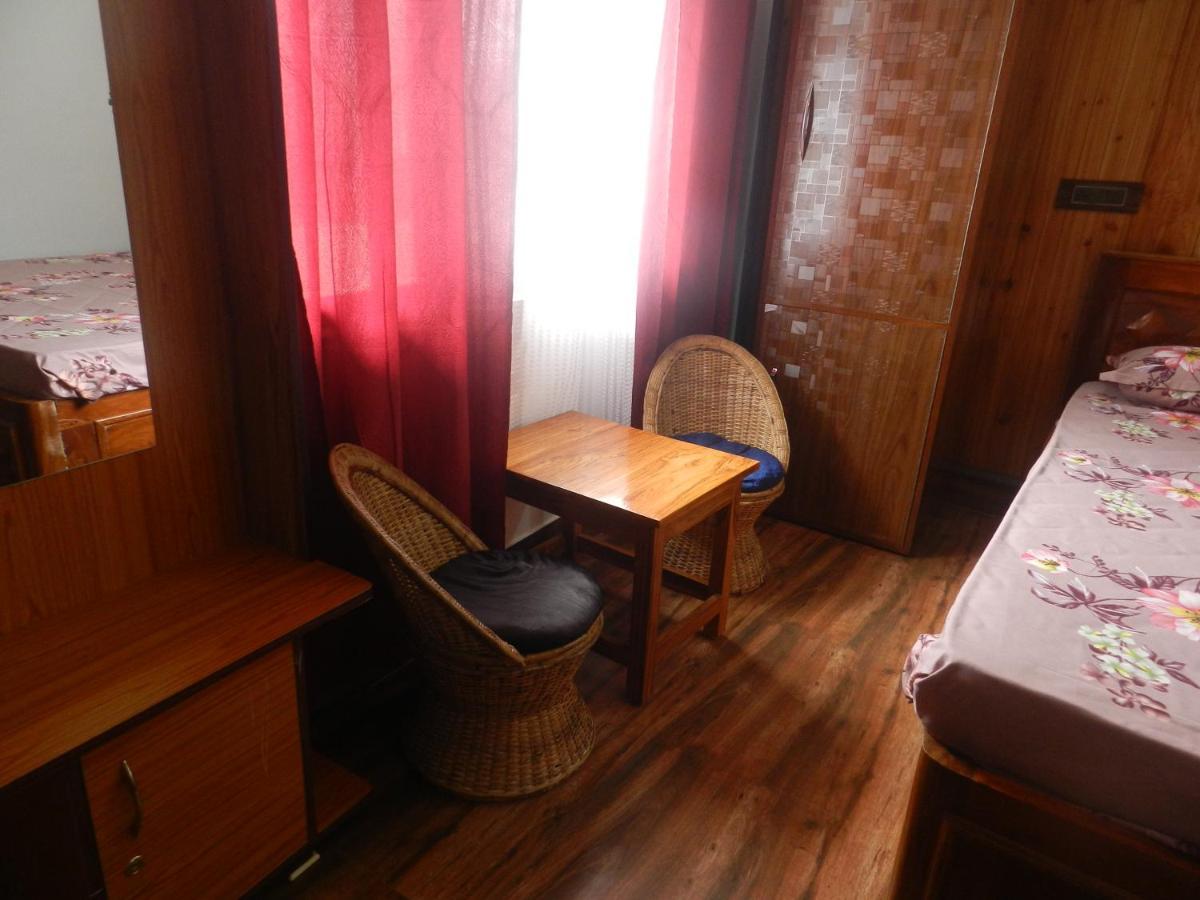 Dik's Homestay *