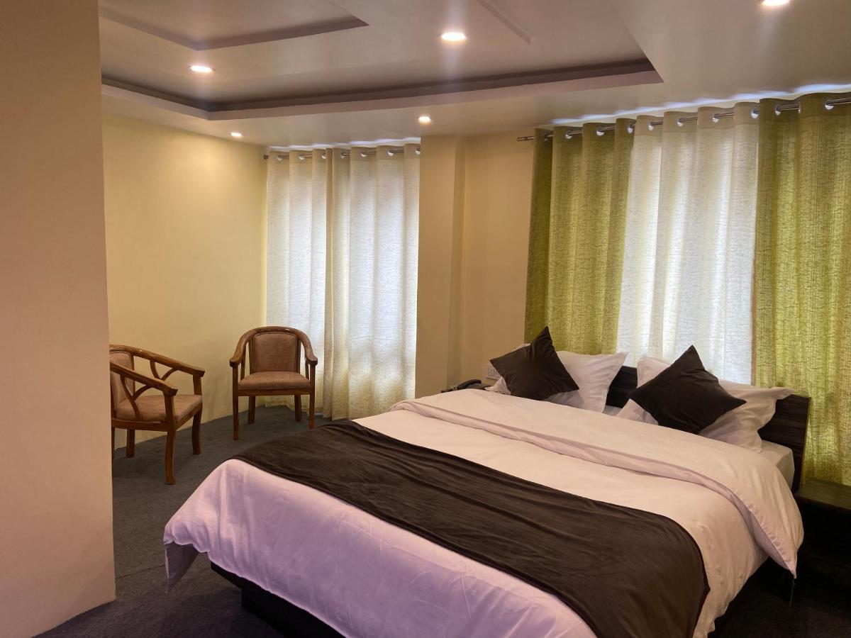 Amaira Hotel *