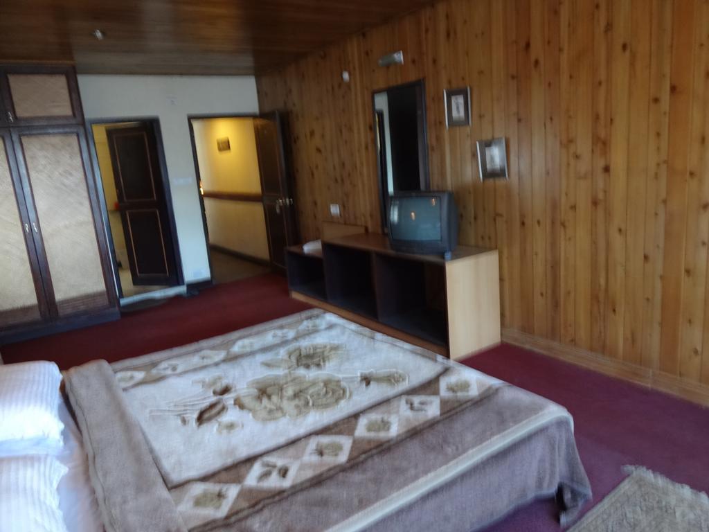 Pradhan Hotel