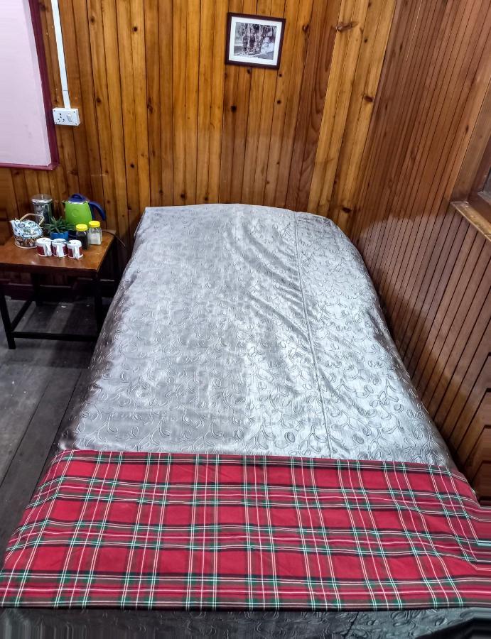 West Point Backpackers Homestay *