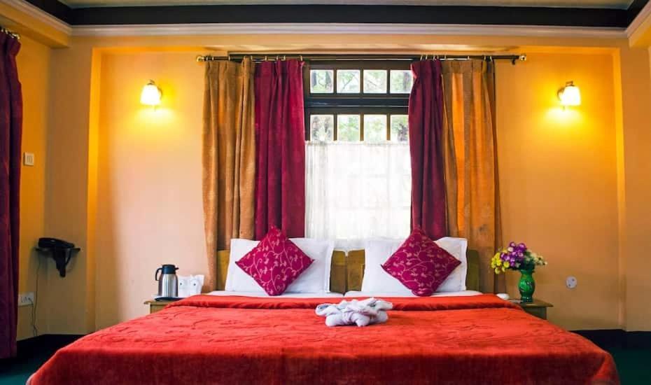 Hill Crown Retreat Hotel 2*