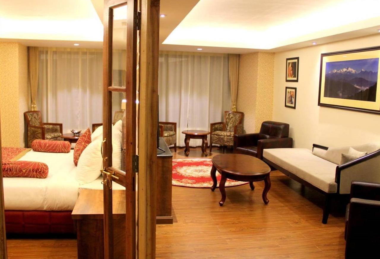 Hotel Crescent Resort, Darjeeling 4*