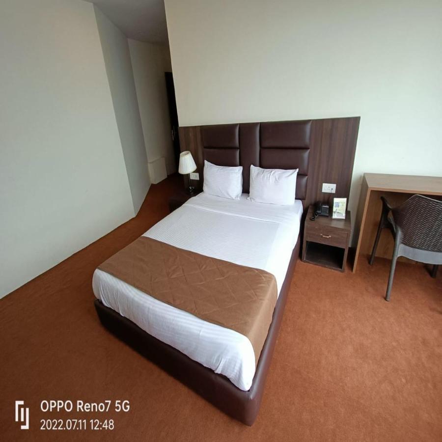 Istana & Hotel 4*