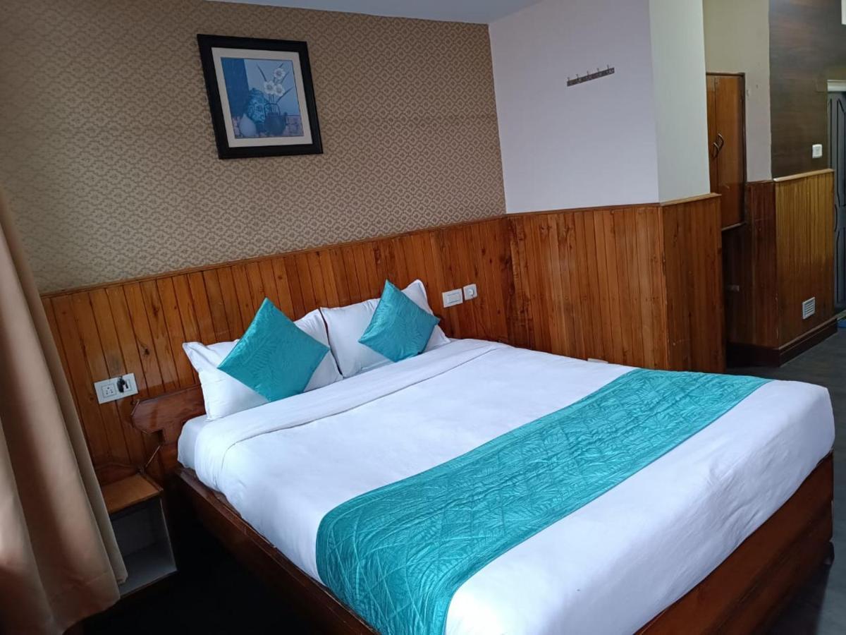 Hotel Indus Parklane 3*