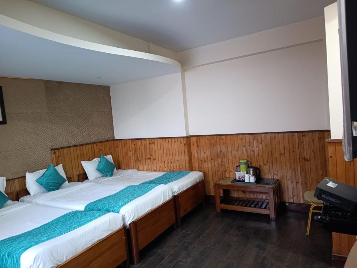 Hotel Indus Parklane