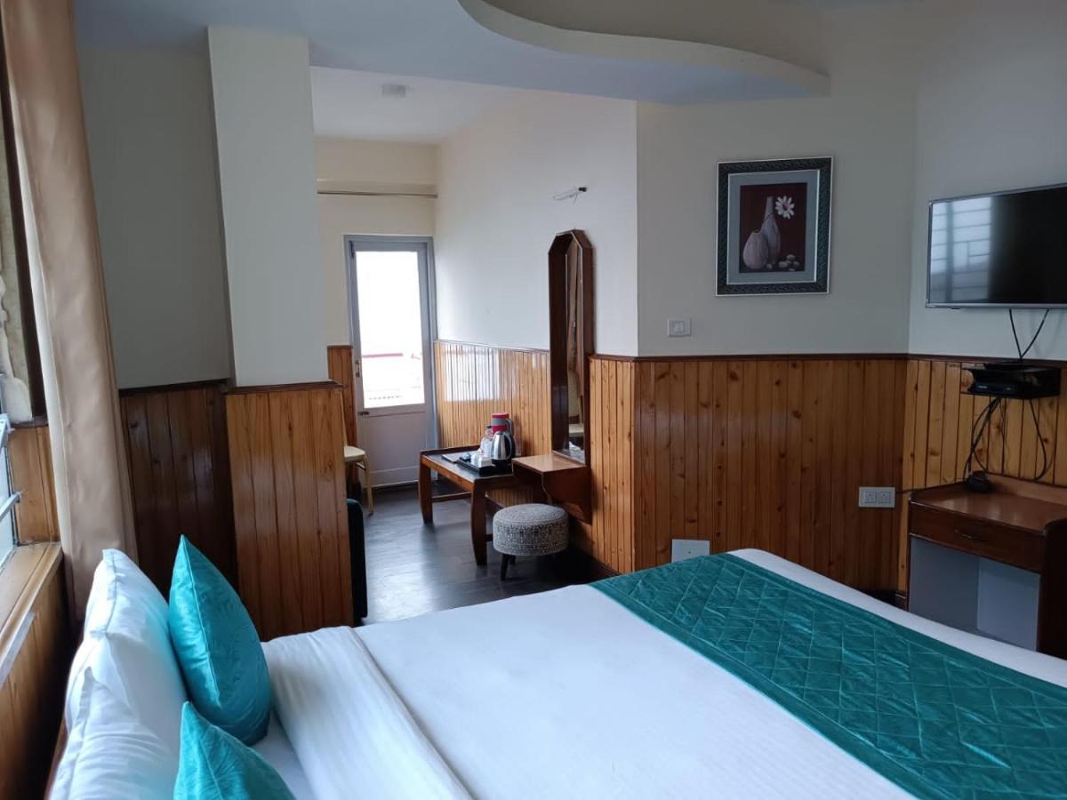 Indus Parklane 3*