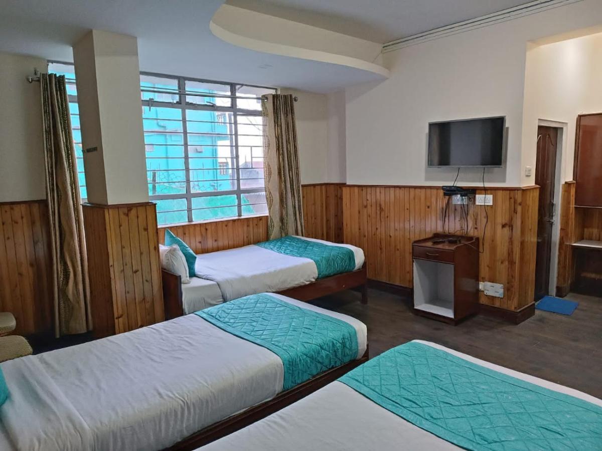 Indus Parklane 3*