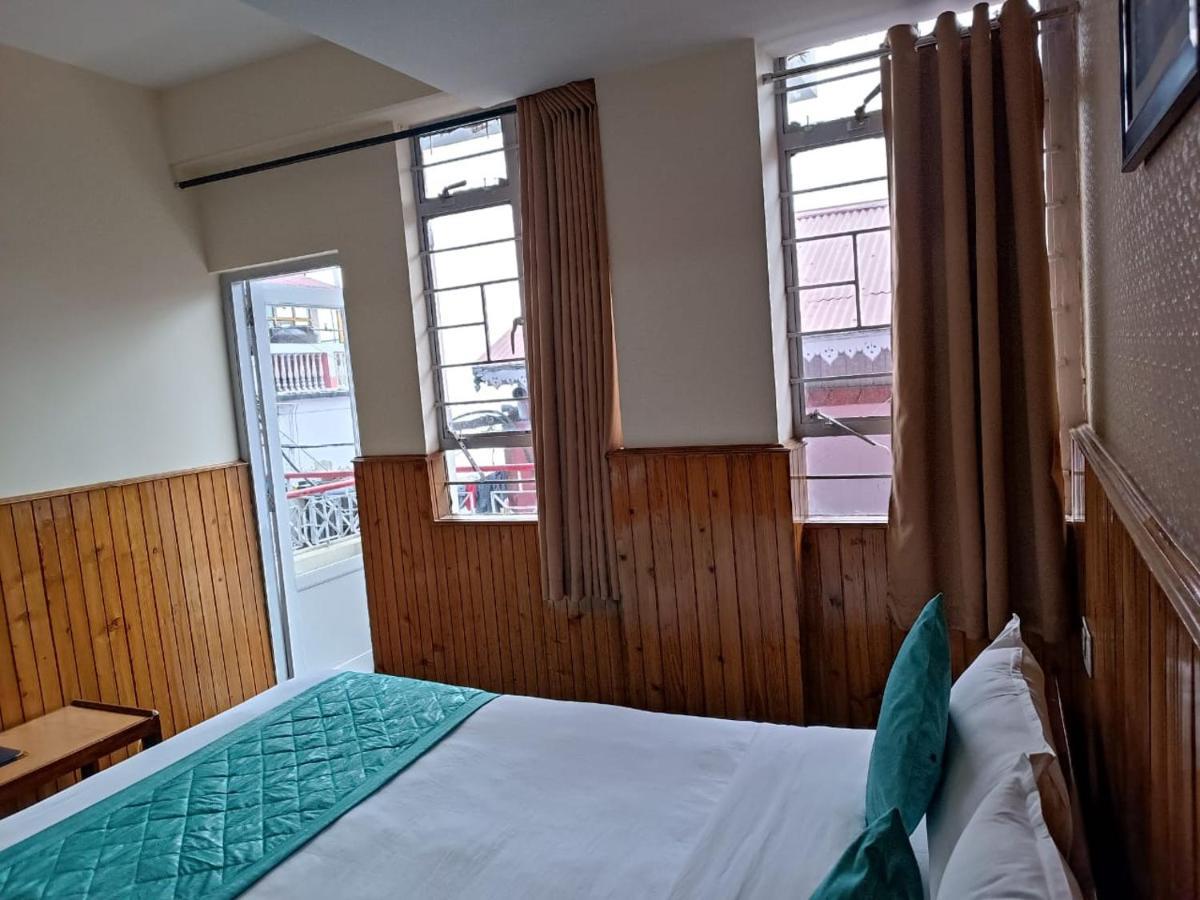 Hotel Indus Parklane