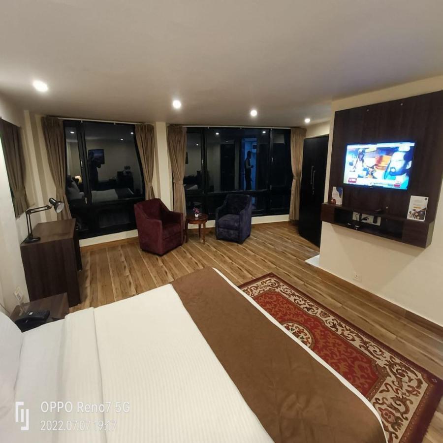 Hotel Istana & 4*