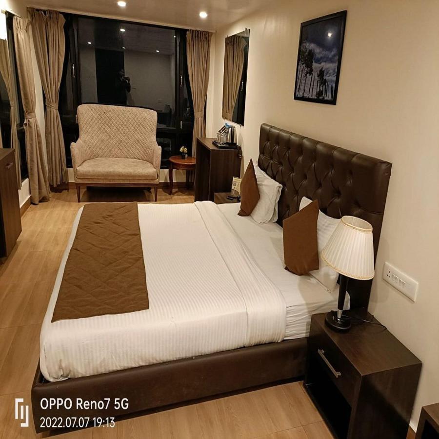 Hotel Istana & Darjeeling (West Bengal)