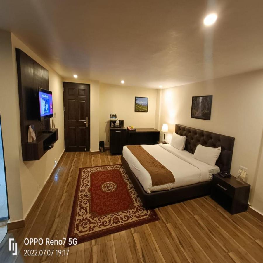 Hotel Istana & 4*