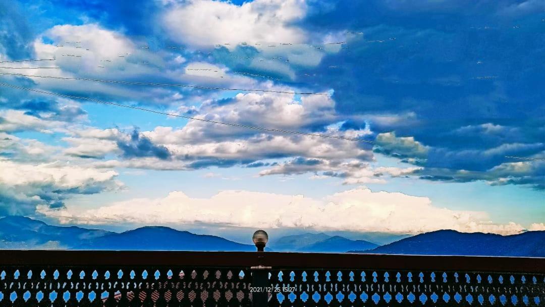 Dale View *