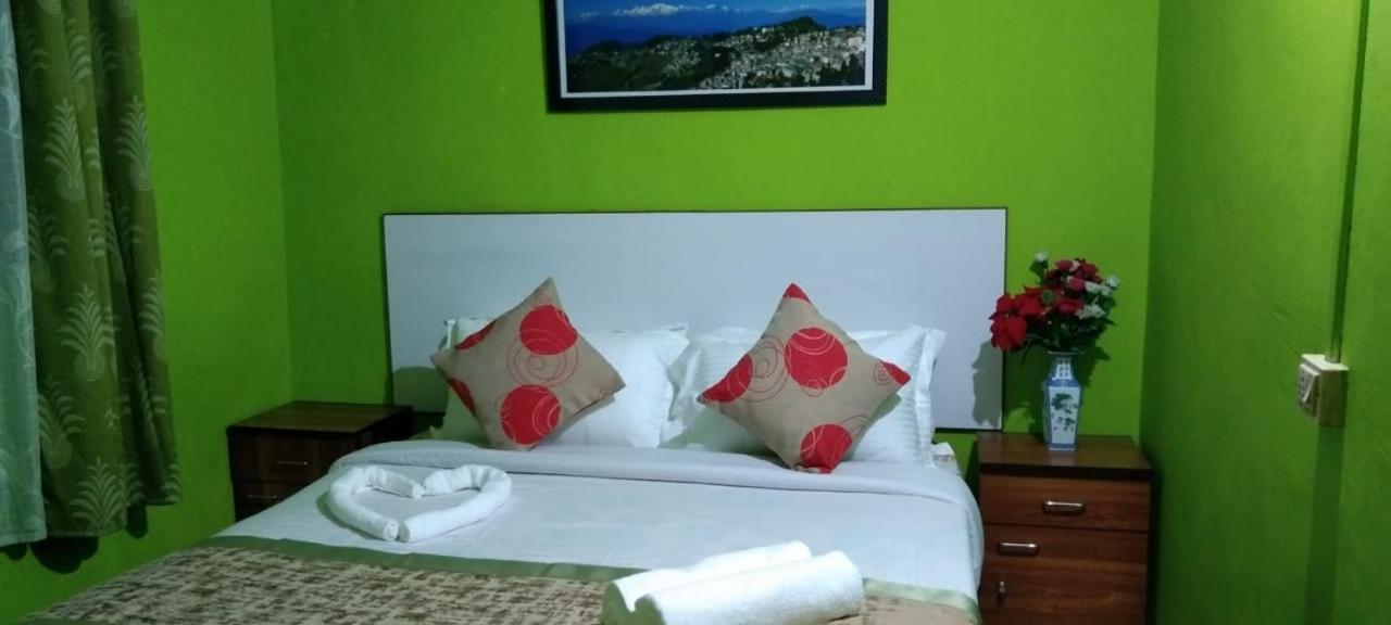 Homestay Beverly Hills