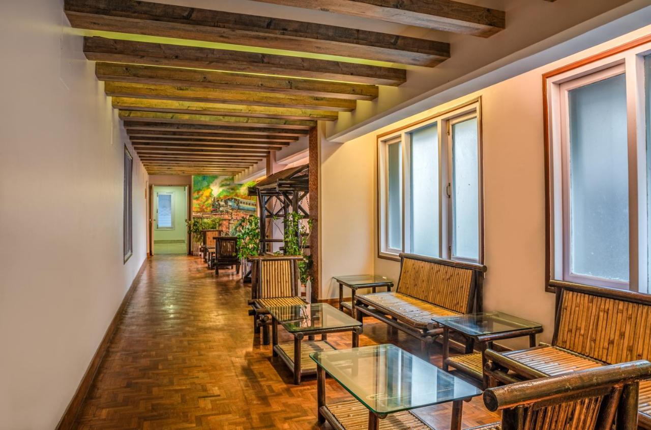 Hotel Mount Conifer & Darjeeling (West Bengal)