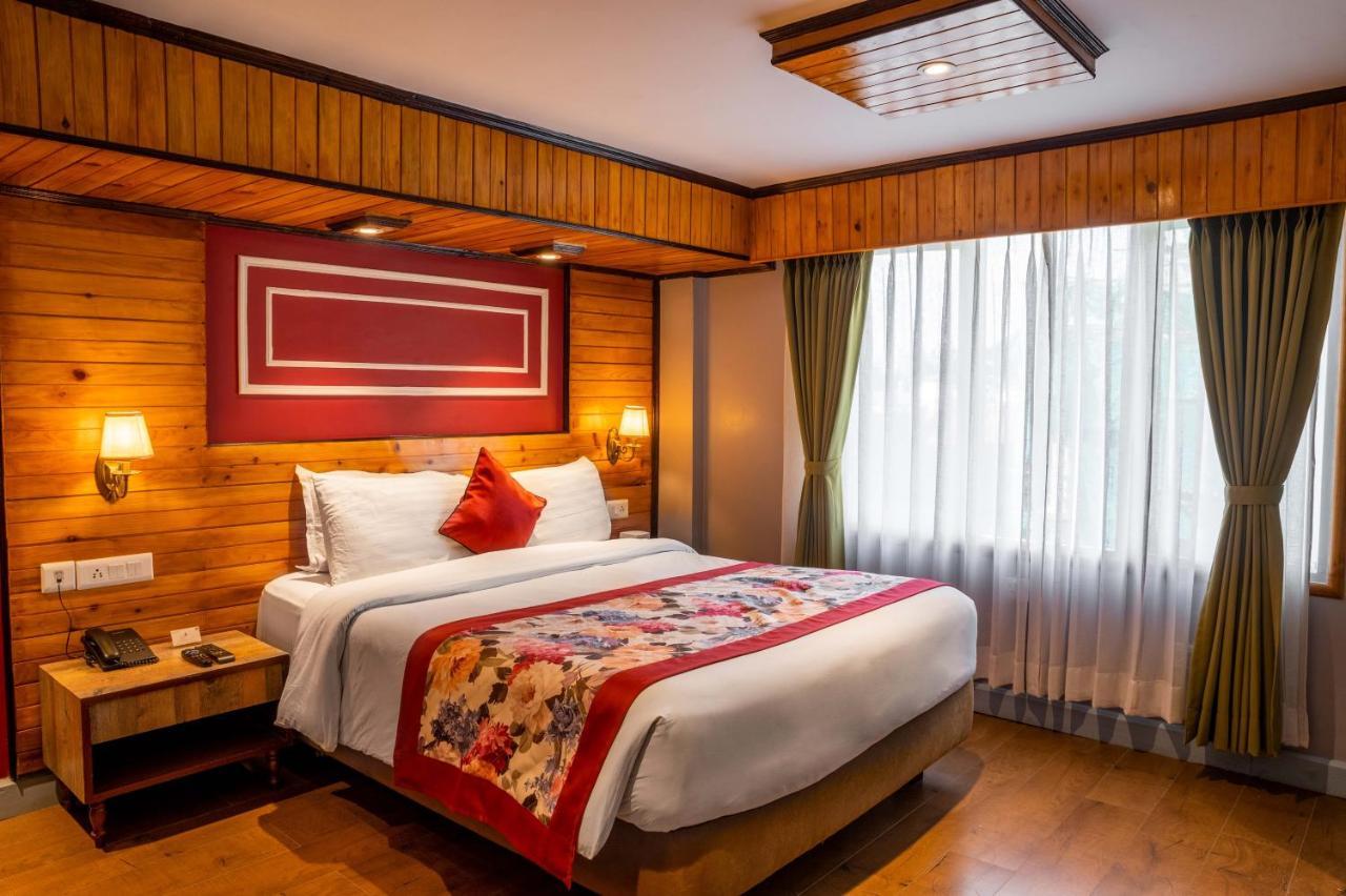 Mount Conifer & Hotel 3*