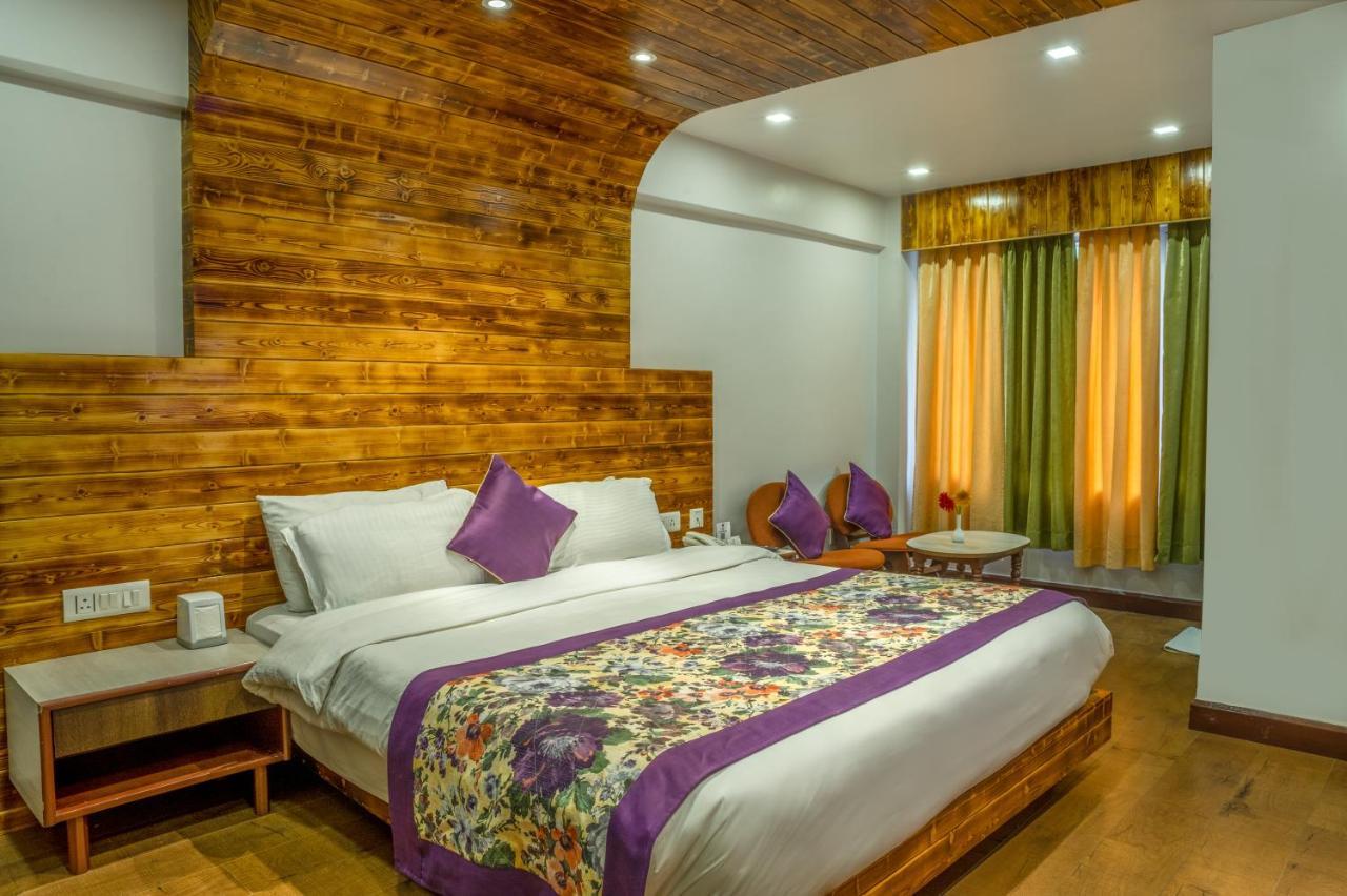 Mount Conifer & Hotel 3*