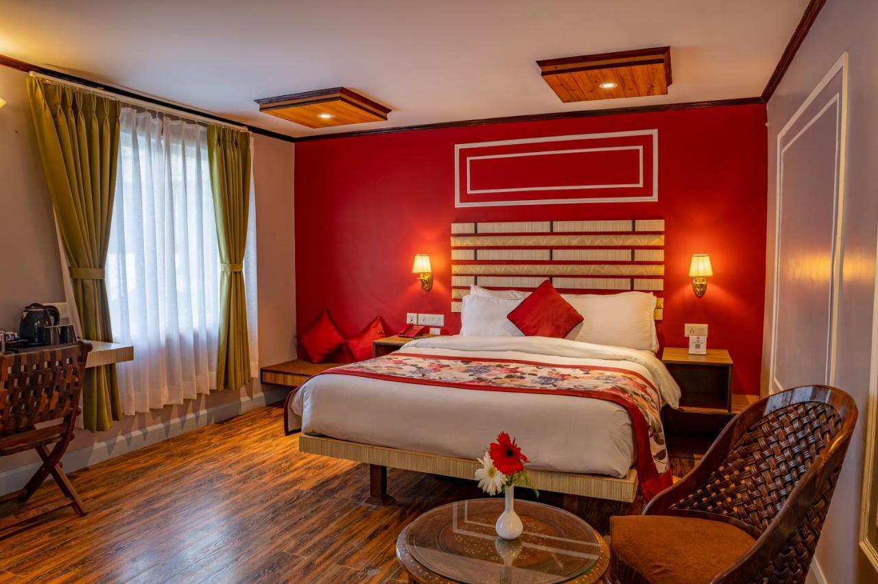 Mount Conifer & Hotel 3*
