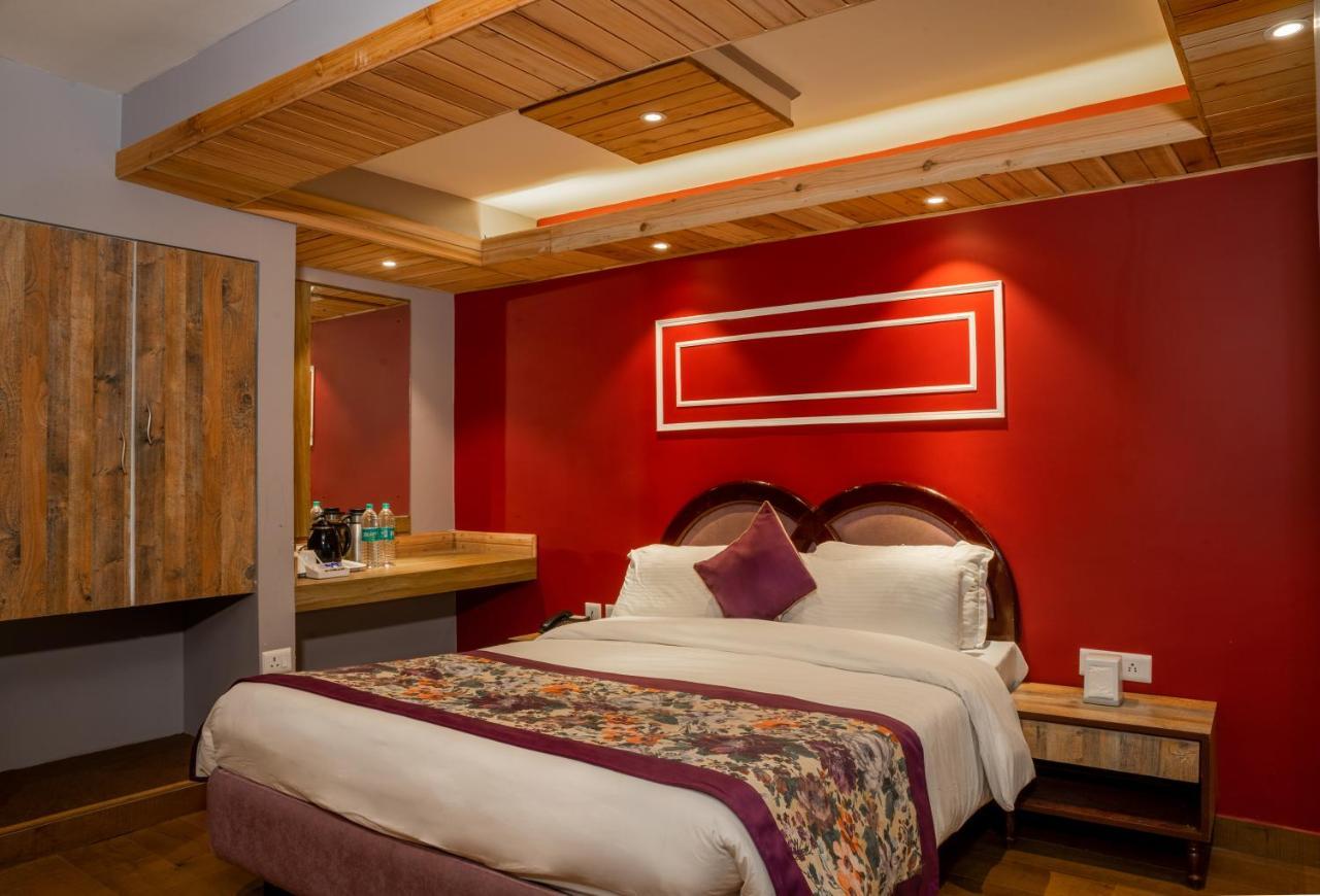 Mount Conifer & Hotel Darjeeling (West Bengal)