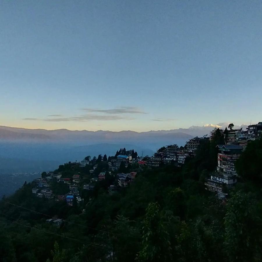 Sunakhari Darjeeling Homestay *