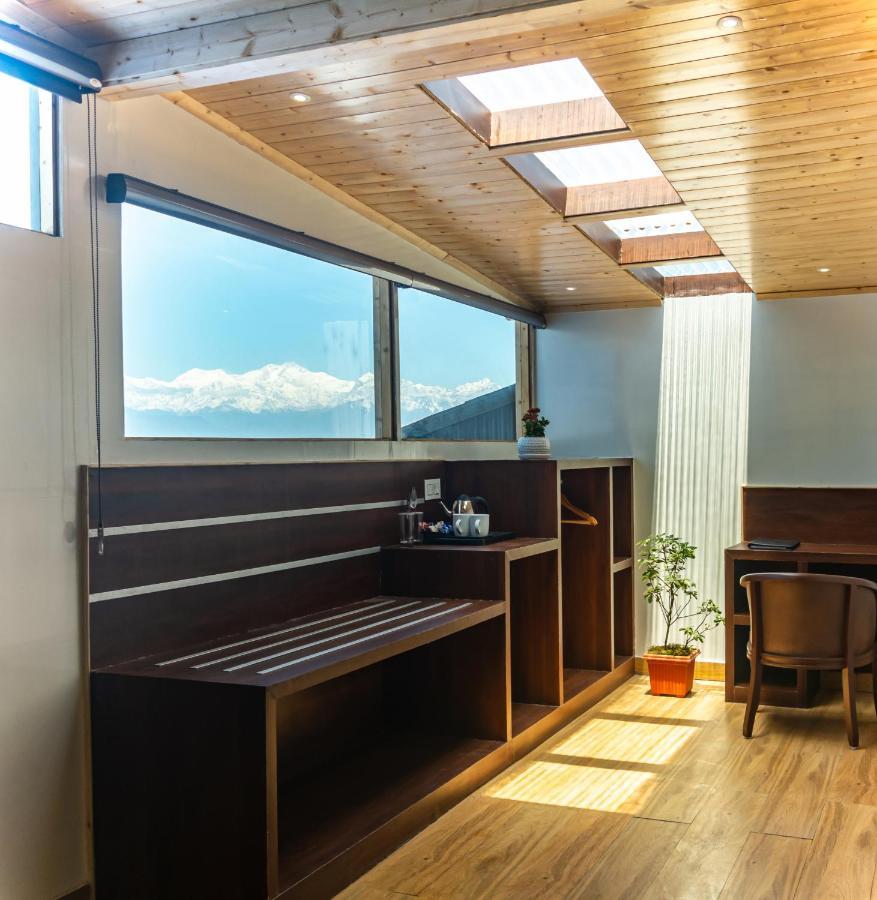 Sumitel Vista 800m From Mall Road Hotel 3*