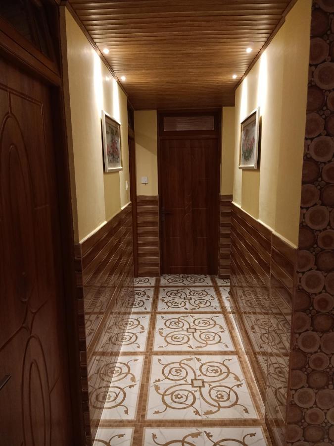 Thangmi Hotel *