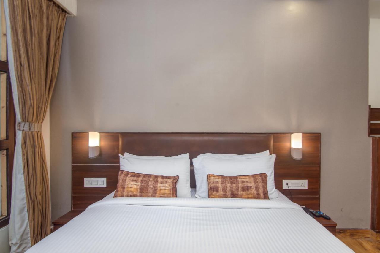 Sumitel Vista 800m From Mall Road 3*