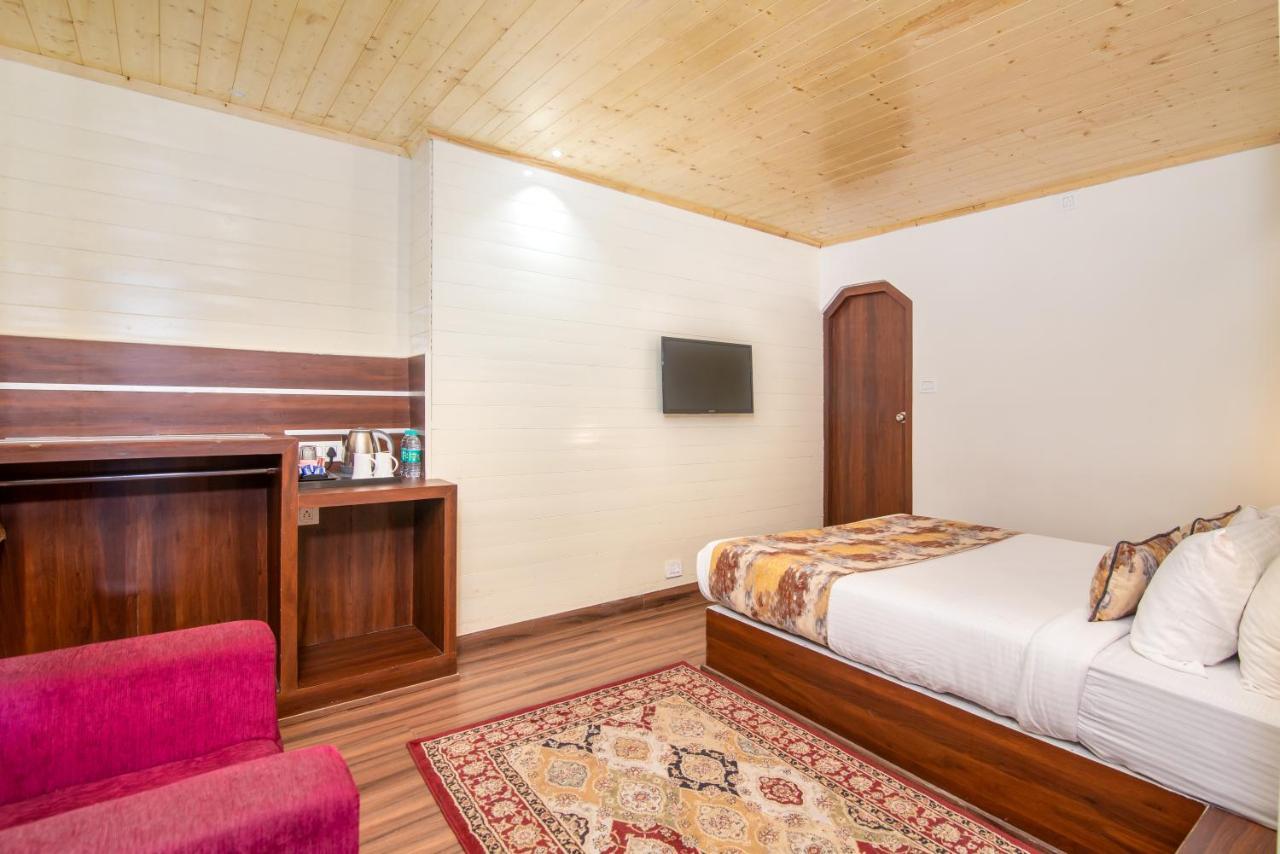 Sumitel Vista 800m From Mall Road 3*