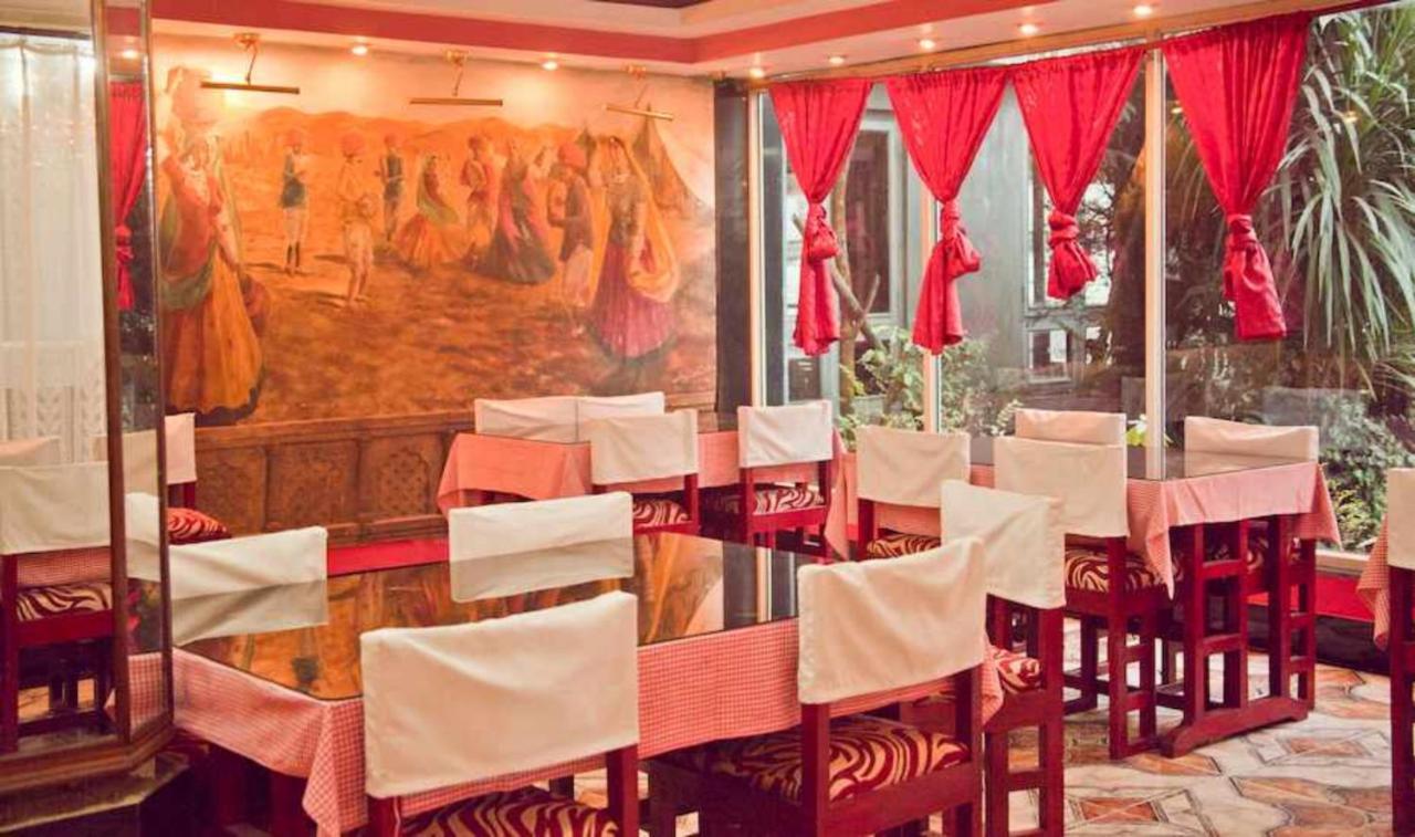 Hotel Goroomgo Shambhu Mall Road Darjeeling 3*