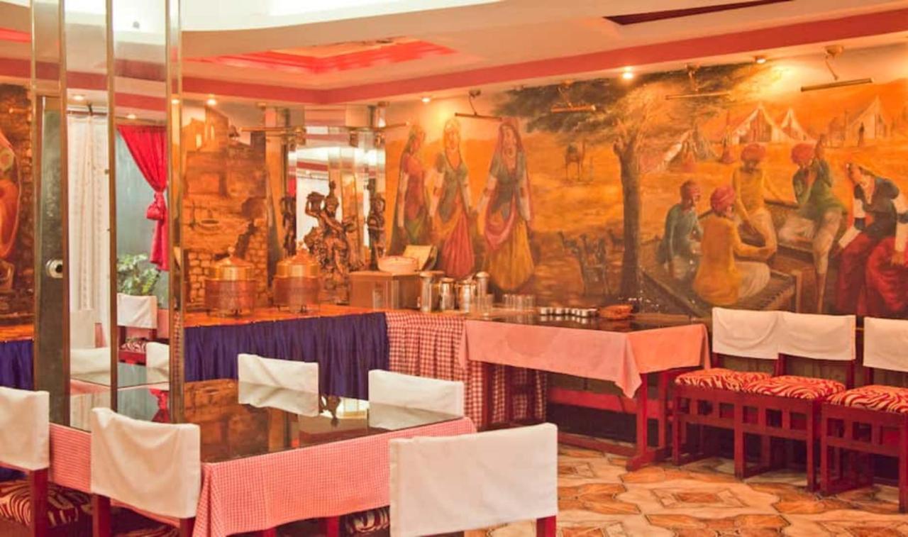 Goroomgo Shambhu Mall Road Darjeeling 3*