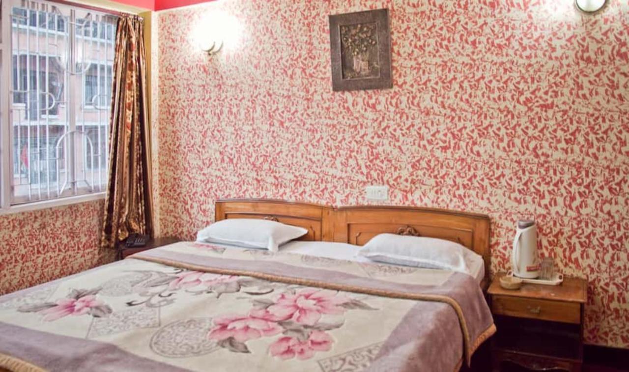 Goroomgo Shambhu Mall Road Darjeeling Hotel